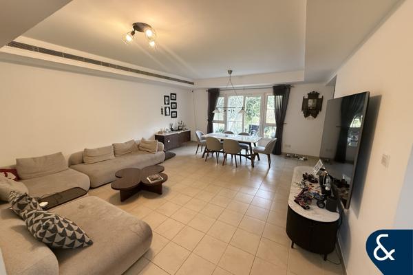 Exclusive | Lake backing | Three Bedrooms